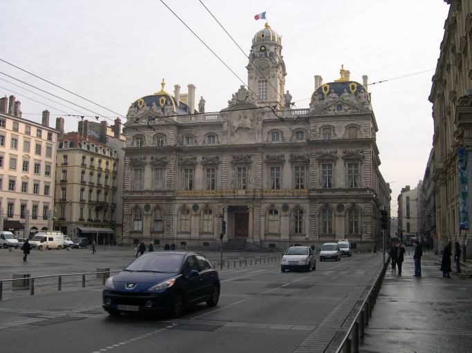  Façade ouest de l'Hôtel de Ville